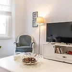 דירה Cozy Getaway - Warmth And Comfort In The