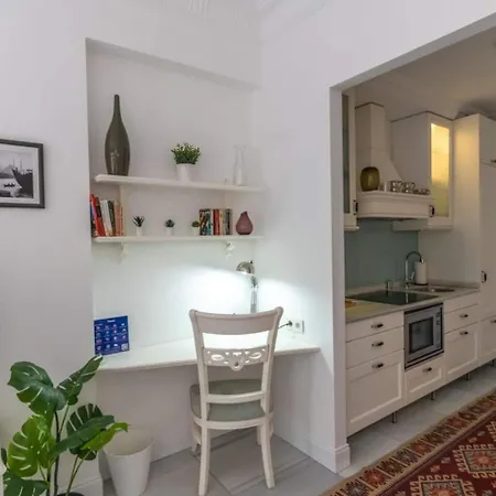 Cozy Getaway - Warmth And Comfort In The *