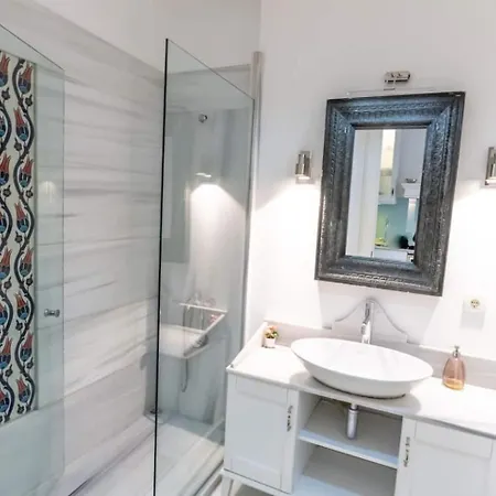 Apartman Cozy Getaway - Warmth And Comfort In The Isztambul